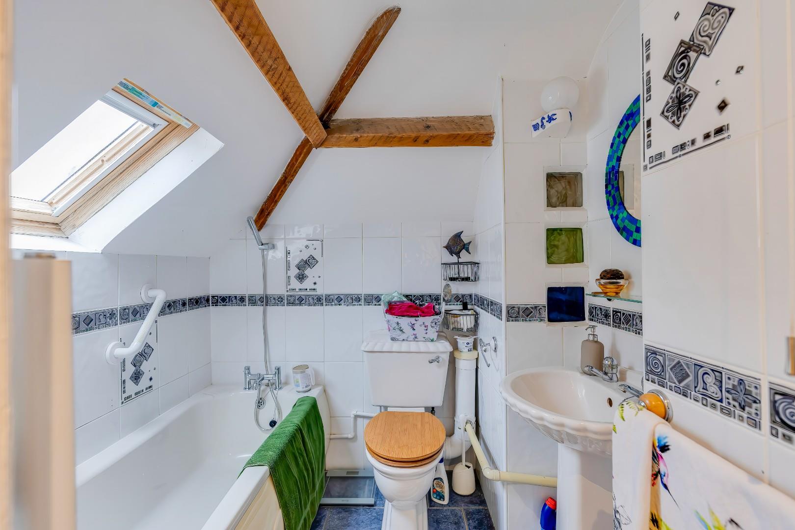 76 South Road, Sully, CF64 5SL